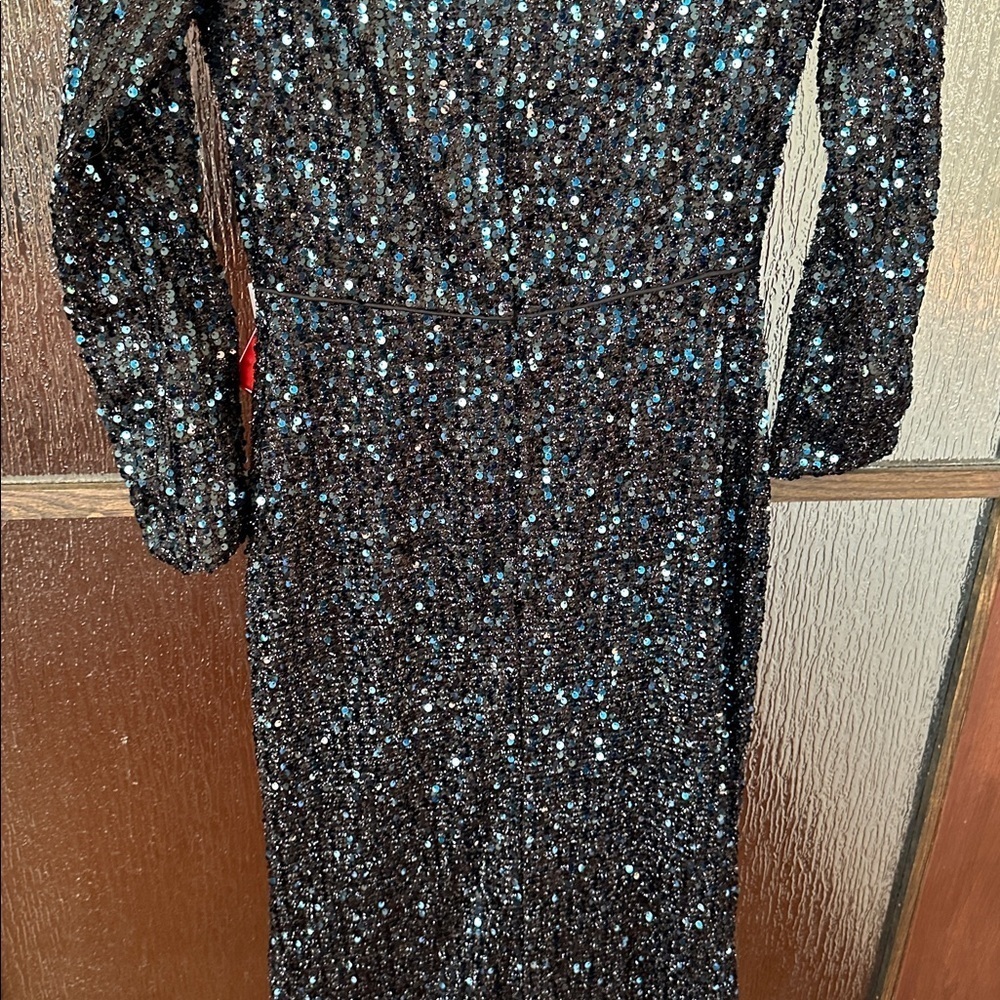 Mac Duggal Elegant Navy Sequin Gown v neck long sleeves size 6 NWT - Picture 13 of 13